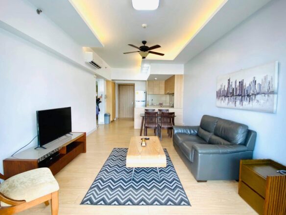Property Units for Rent and Sale in One Shangri-La Place - South Tower. Featuring a charming and modern luxury 1-Bedroom condo near Ortigas Business Center with balcony that is pet friendly