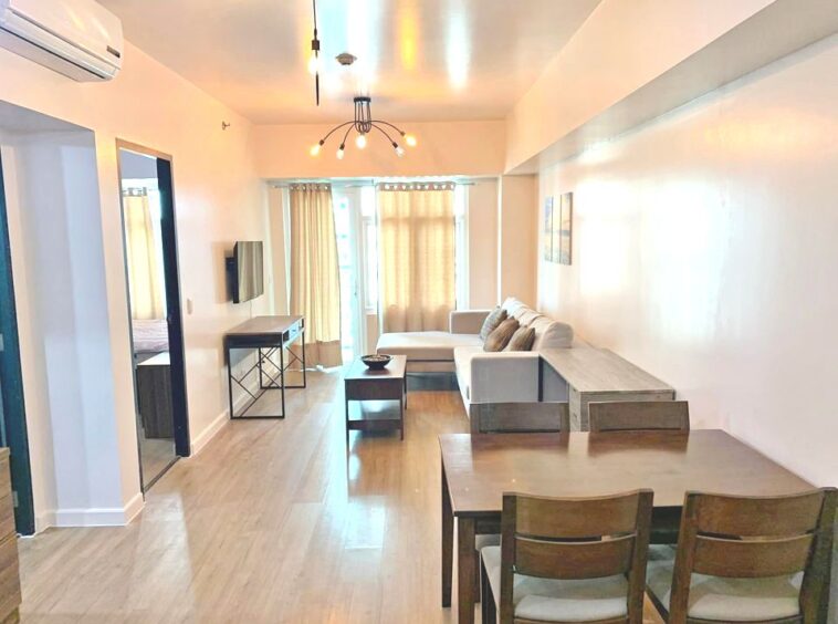 Fire Sale 1 Bedroom Meranti at Two Serendra BGC, SM Aura