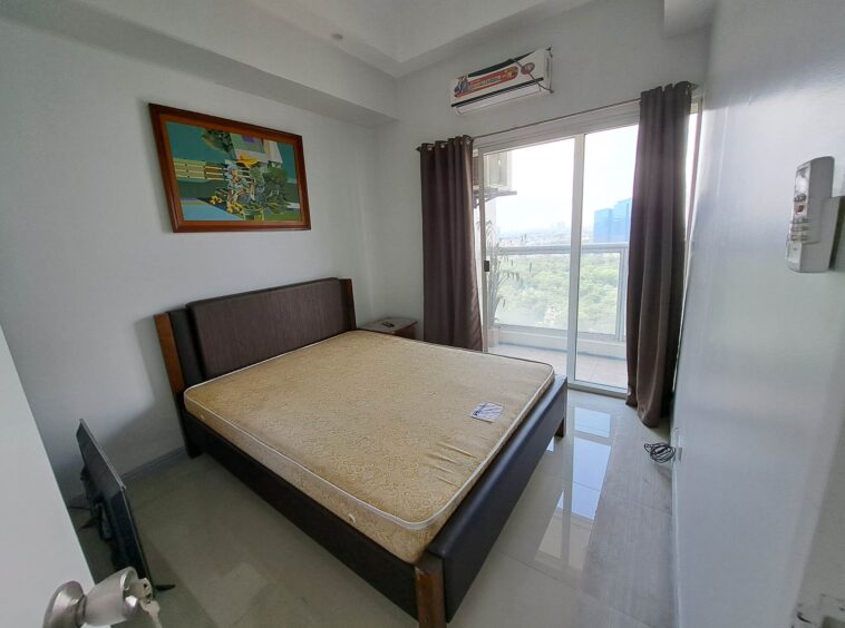 Fully Furnished 1BR at Elizabeth Place Salcedo Village Makati