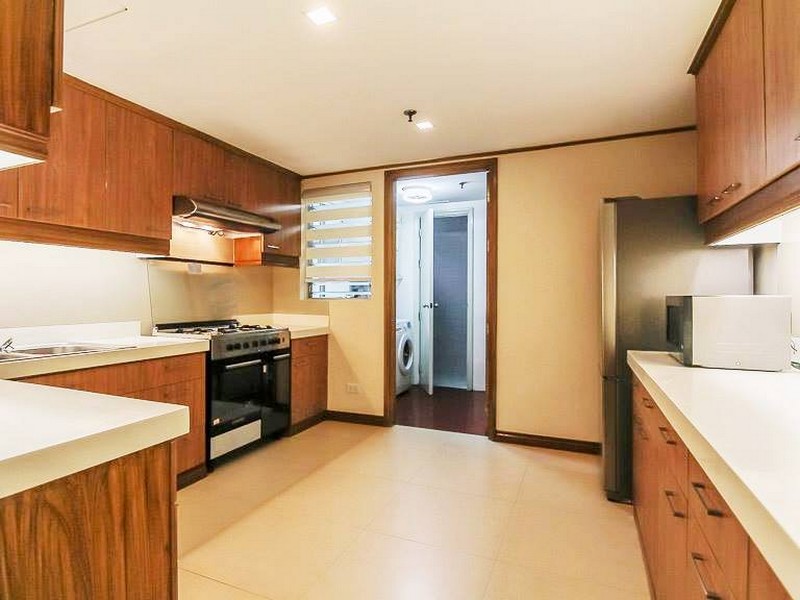 Frabella 2 bedrooms condo for rent near Greenbelt with balcony - Makati