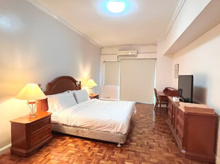 Frabella 2 bedrooms condo for rent near Greenbelt with balcony - Makati