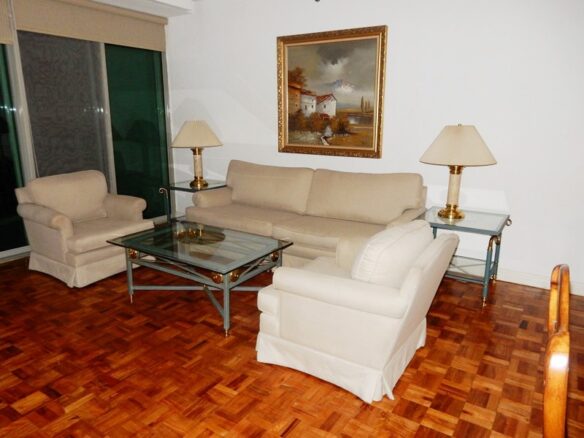 Frabella 2 bedrooms condo for rent near Greenbelt with balcony