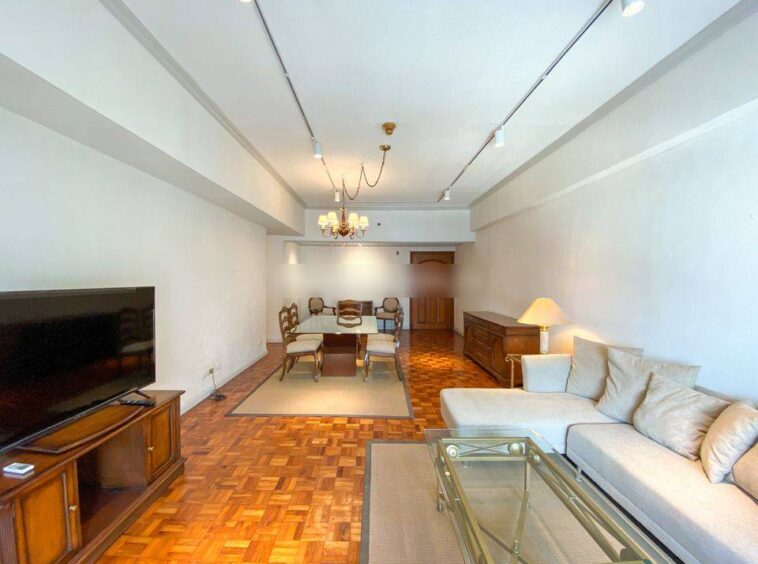 Spacious Apartment with balcony for Lease near Park 2BR Legaspi Village, Makati