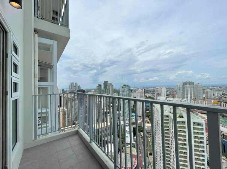Penthouse for sale in Makati at Kroma 1Bedroom with balcony