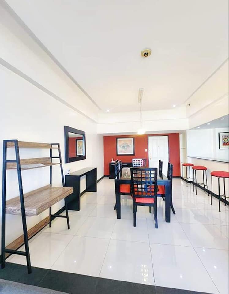 Elizabeth Place 3bedroom For Sale in Salcedo Village, Makati