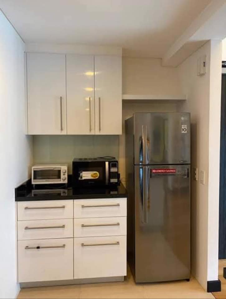 For Lease 1BR One Serendra West tower at Fort Bonifacio, BGC