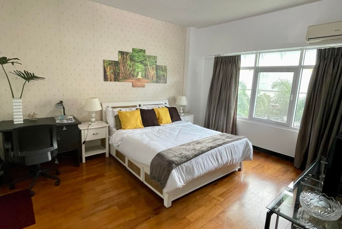 One Serendra Apartment & Condo Rentals 1 Bedroom