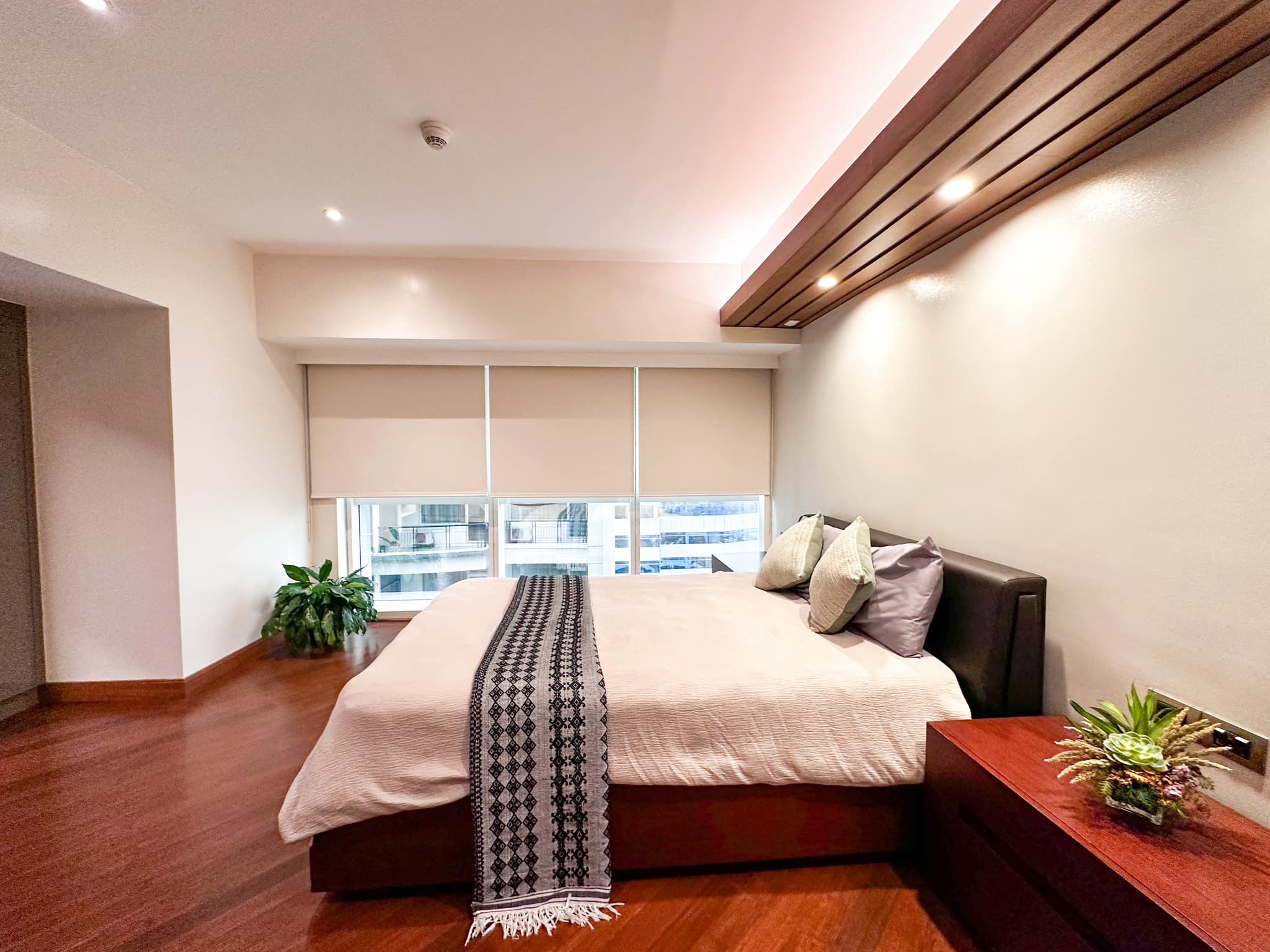 Modern 3BR Forbes Tower Salcedo Village Makati Rental