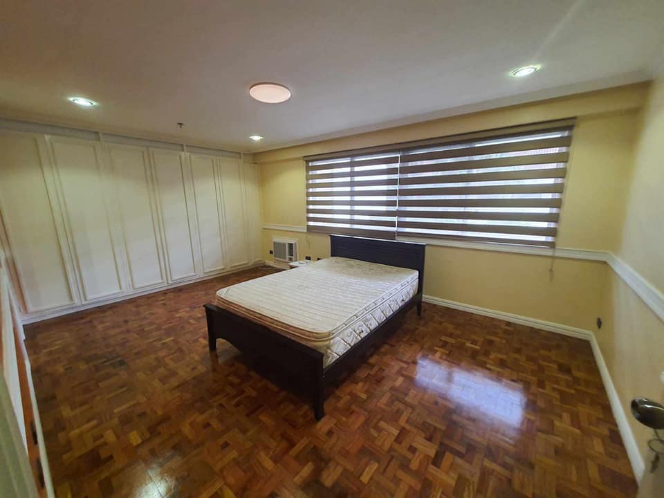 For Lease: Galeria de Magallanes 3BR Condos Makati Bi-level