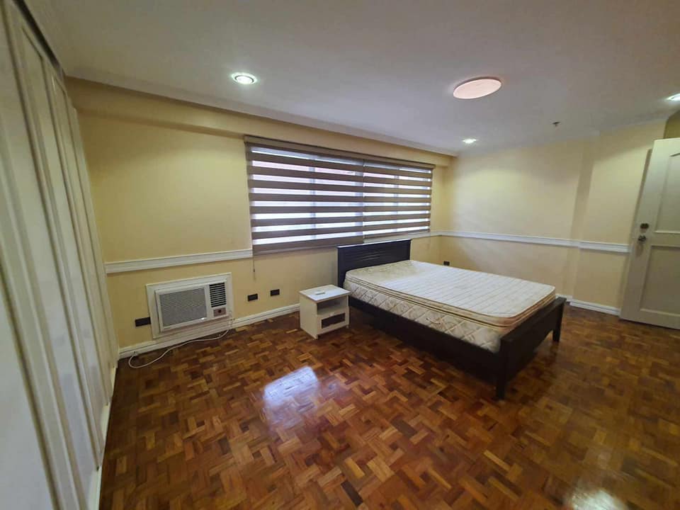 For Lease: Galeria de Magallanes 3BR Condos Makati Bi-level