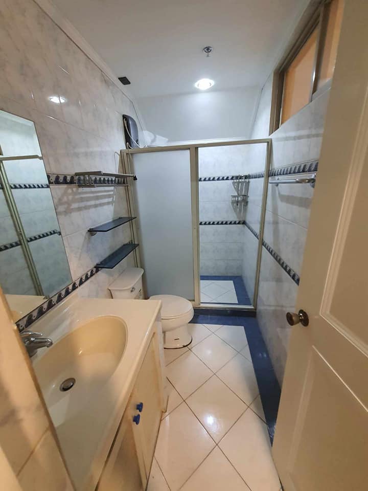 For Lease: Galeria de Magallanes 3BR Condos Makati Bi-level