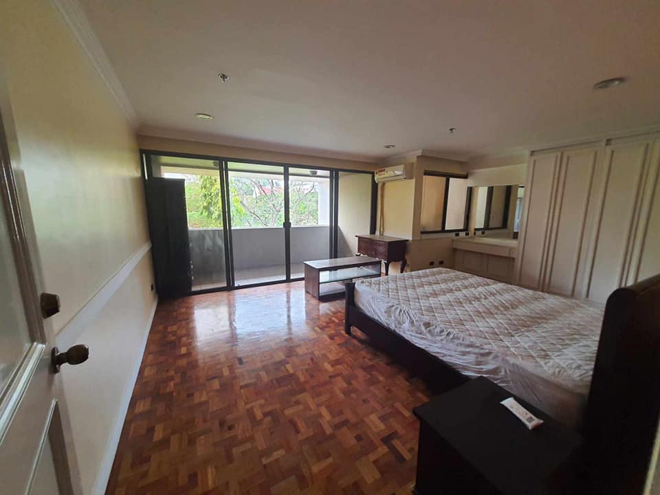 For Lease: Galeria de Magallanes 3BR Condos Makati Bi-level