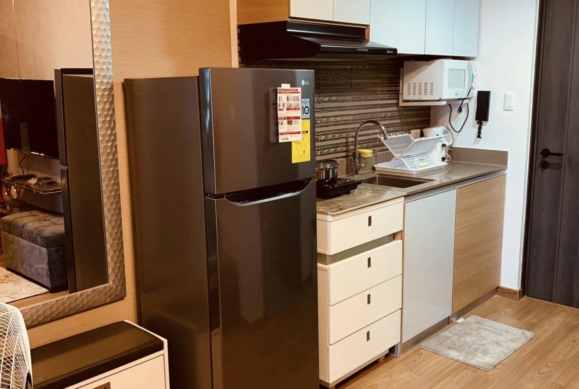 1BR Fully Furnished The RISE Condo for Rent Pet Friendly