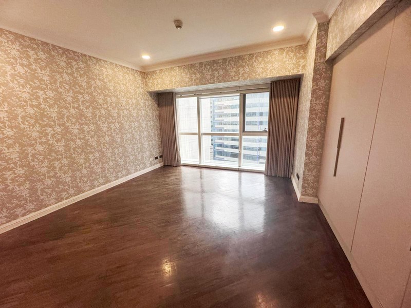 FOR SALE: Modern Spacious 3 BR at Forbes Tower Makati