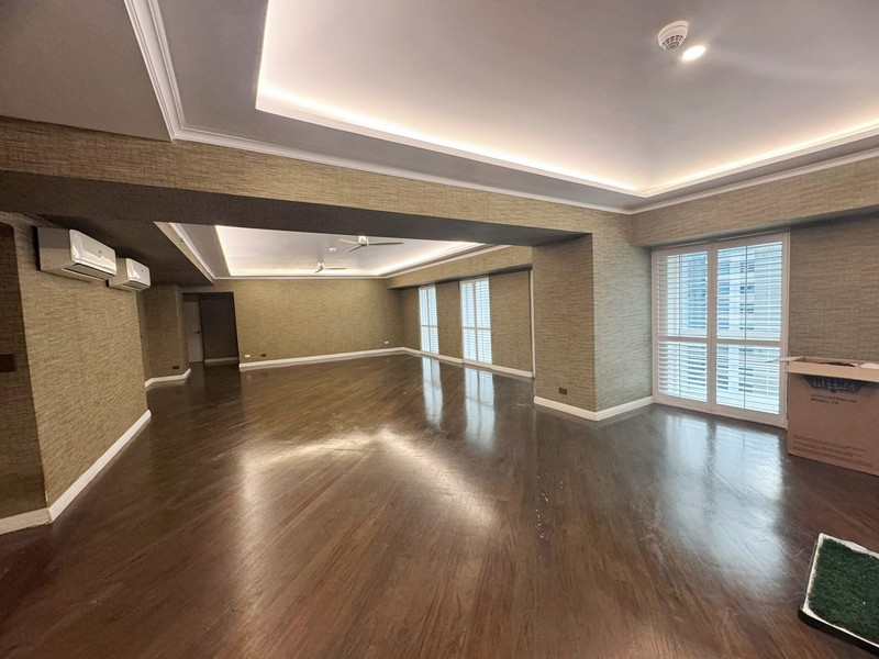 FOR SALE: Modern Spacious 3 BR at Forbes Tower Makati