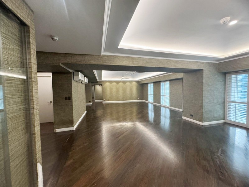 FOR SALE: Modern Spacious 3 BR at Forbes Tower Makati