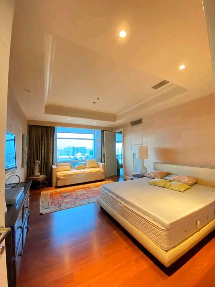 Penthouse PACIFIC PLAZA BGC Condo For Rent Fully furnished