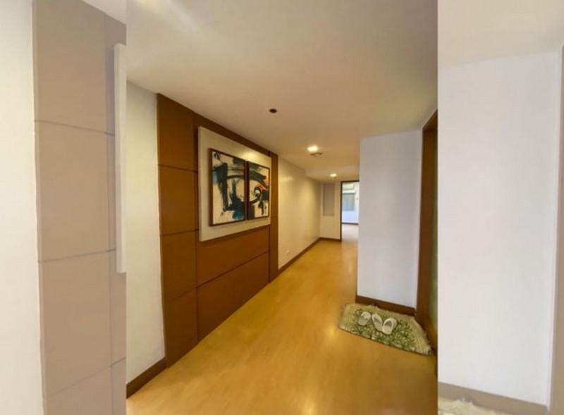 Twin Towers 3BR Condominium for sale in Ayala Avenue Makati