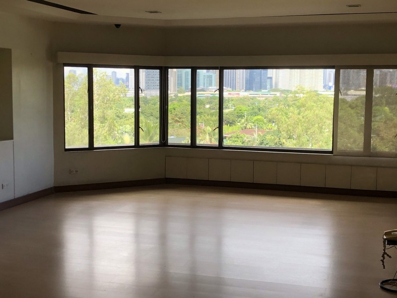 Twin Towers 3BR Condominium for sale in Ayala Avenue Makati