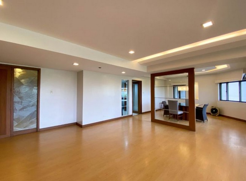 Twin Towers 3BR Condominium for sale in Ayala Avenue Makati