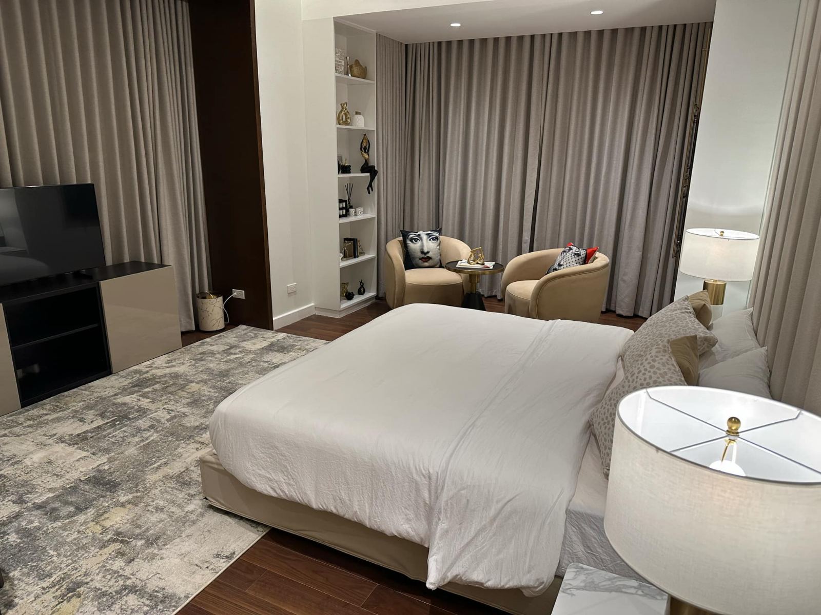 Grand Hyatt Manila Residences For Sale 3 bedroom condo