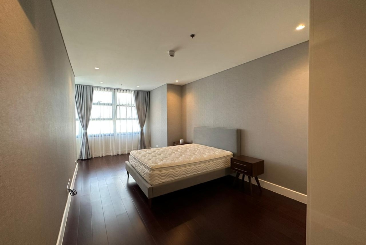 Condo for Rent 3BR at Garden Towers, Makati