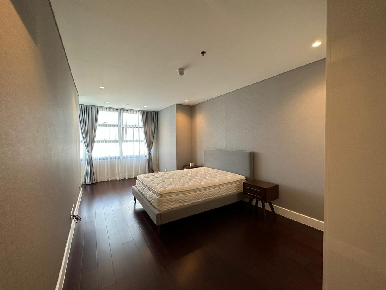 Condo for Rent 3BR at Garden Towers, Makati