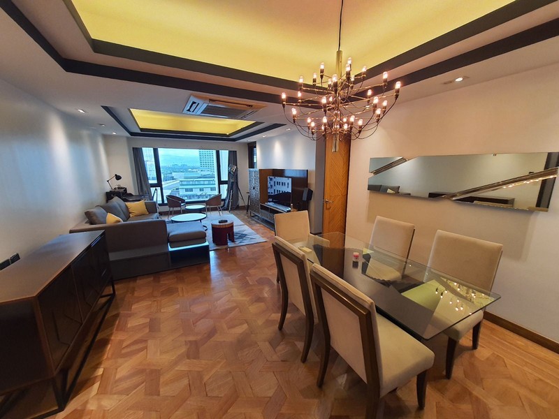 Luxury 2BR condo in the Shang Grand Tower Makati