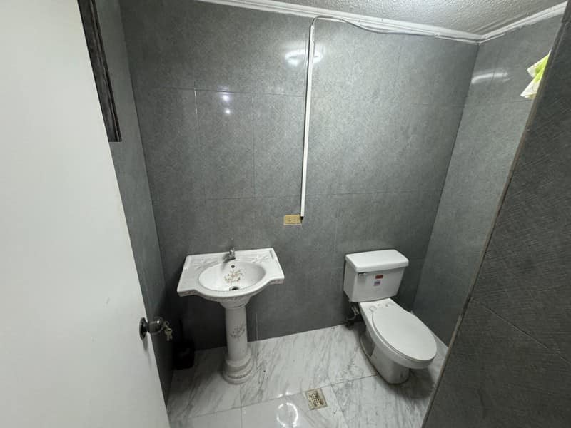 3 Bedrooms Condo For Sale in Salcedo Village, Makati