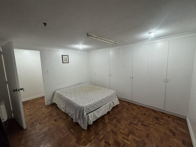 3 Bedrooms Condo For Sale in Salcedo Village, Makati