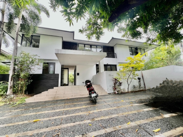 Dasmariñas Village House and lot For Rent in Makati
